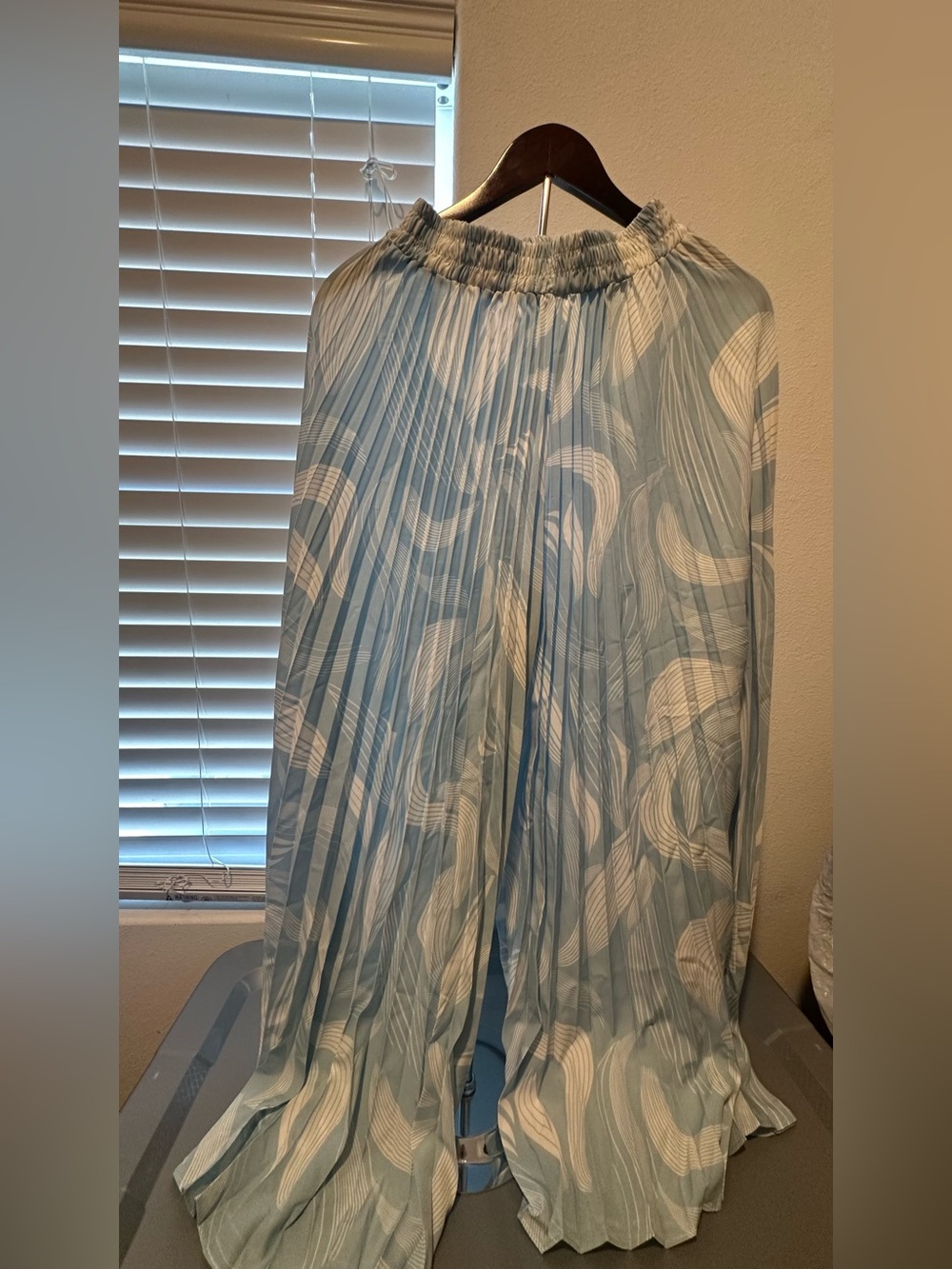 Pleated Light Blue & White Patterned Women's pants